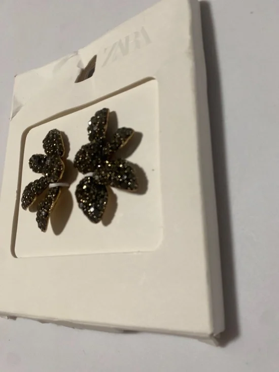 NWT Zara Rhinestones Fan Shaped Earrings - Picture 7 of 8